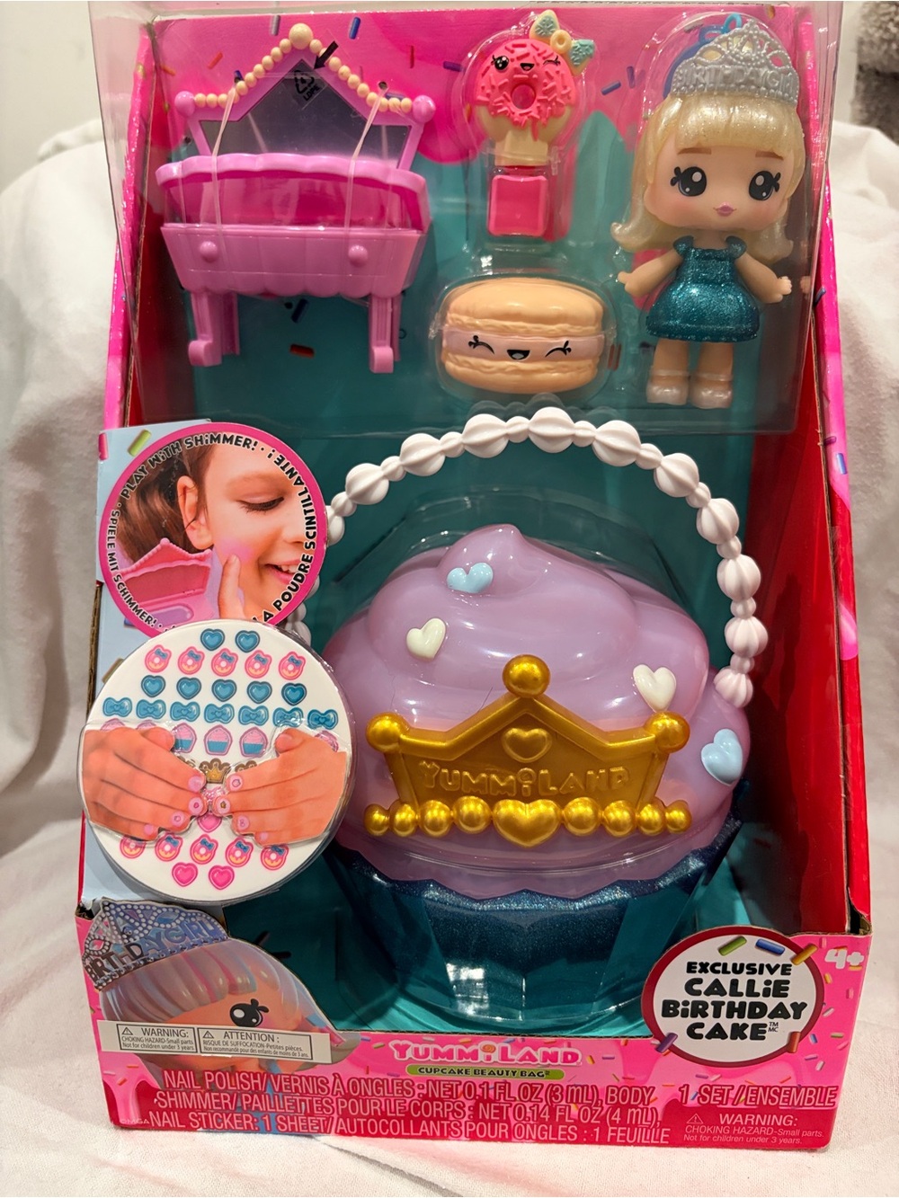 Yummi-Land Cupcake Beauty Bag Playset Callie Birthday Cake Doll NIB